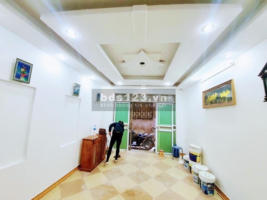 Bán nhà Thịnh Hào 1,24m, oto tránh, phân lô, ba gác tận cửa, giá 2.95 tỷ