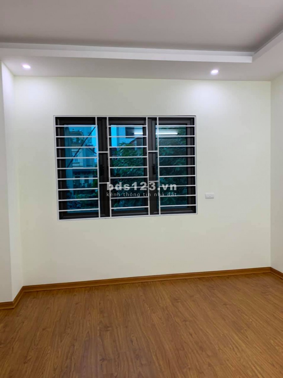 Bán nhà Cầu Diễn, ở ngay, gần hồ, ngõ nông, DT 35m2x5T, giá 3.1 tỷ. LH0968987854