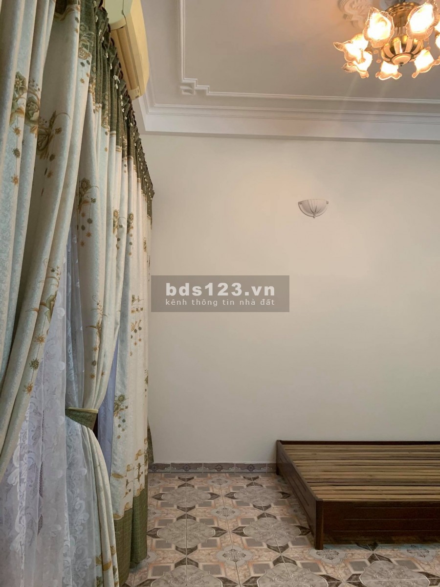 Bán gấp nhà phố Khương Trung, Thanh Xuân, 50m2 x 4T, 2 mặt thoáng, cách phố 30m, 90Triệu/m2.