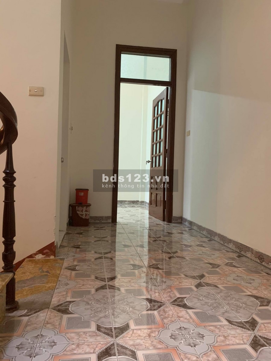 Bán gấp nhà phố Khương Trung, Thanh Xuân, 50m2 x 4T, 2 mặt thoáng, cách phố 30m, 90Triệu/m2.