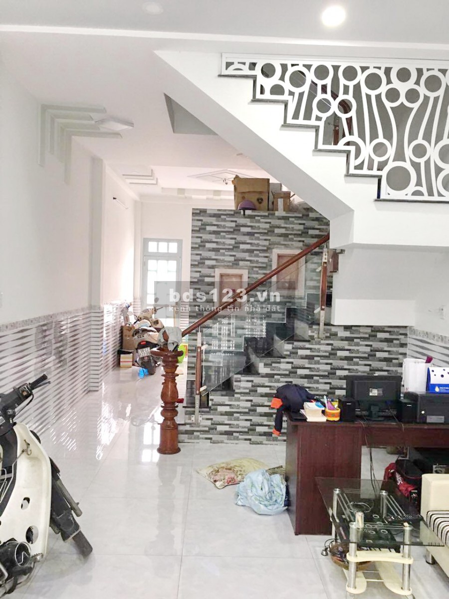 Cho thuê nhà đẹp 2 lầu 4PN đường Cao Lỗ Phường 4 Quận 8 - LH Ms Sương 0933862860