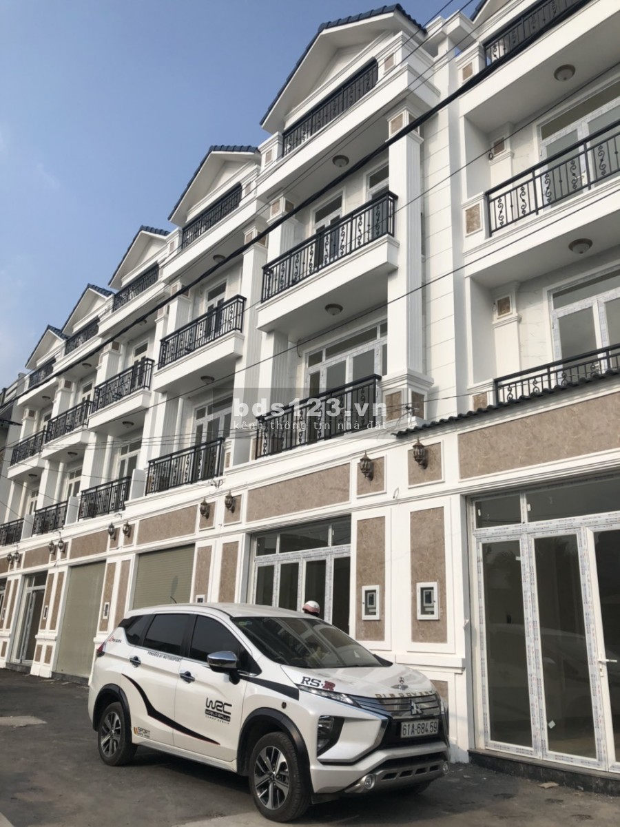 Nằm trên tuyến đường Lớn PHẠM VĂN ĐỒNG 92M2 GIÁ 5,8 Tỷ