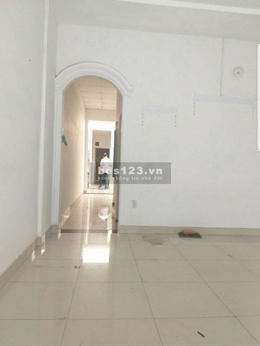 Nhà 3 phòng ngủ giá 8tr hẻm xe hơi đường Bùi Văn Ba, Quận 7