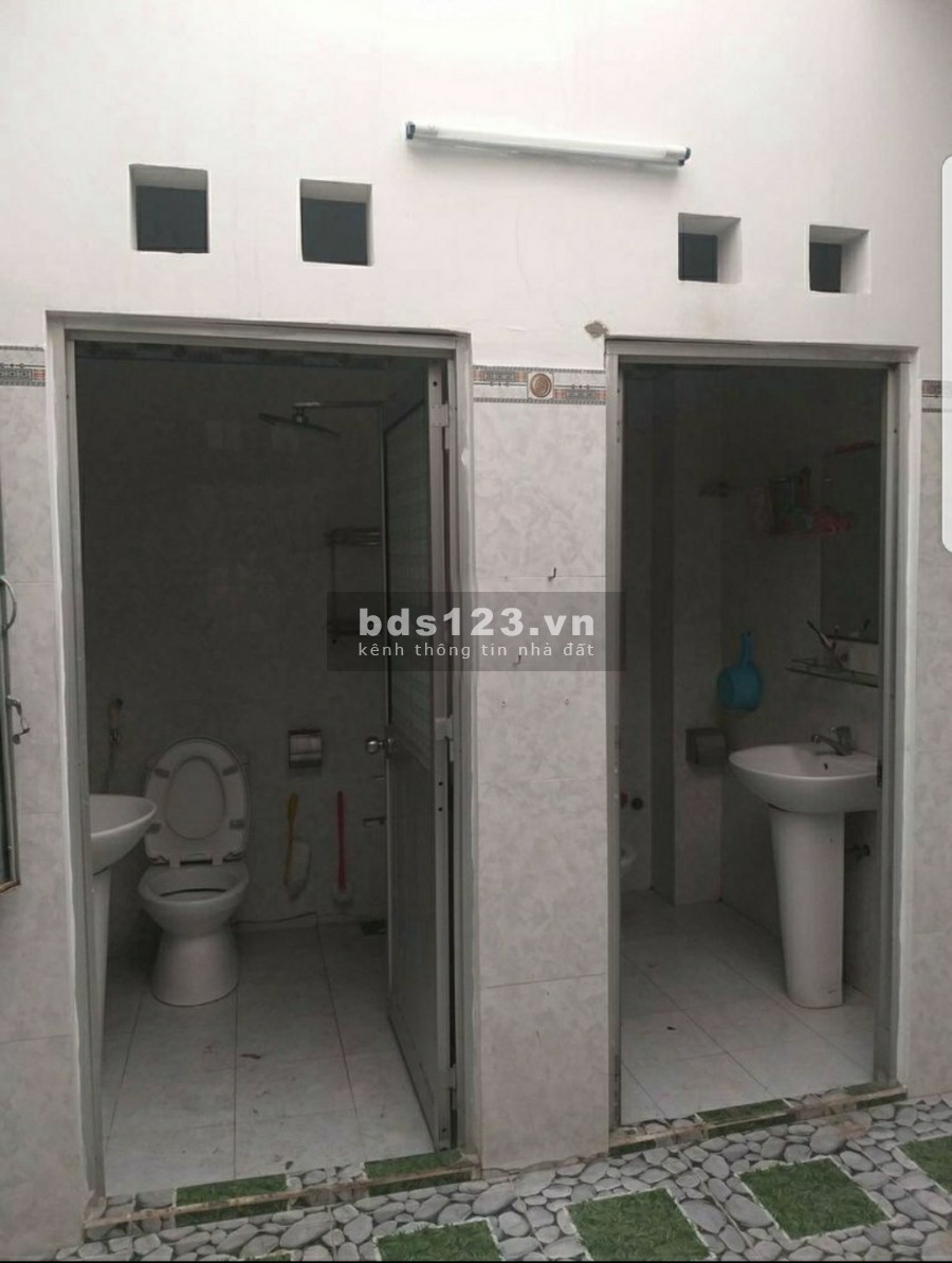 Nhà 3 phòng ngủ giá 8tr hẻm xe hơi đường Bùi Văn Ba, Quận 7