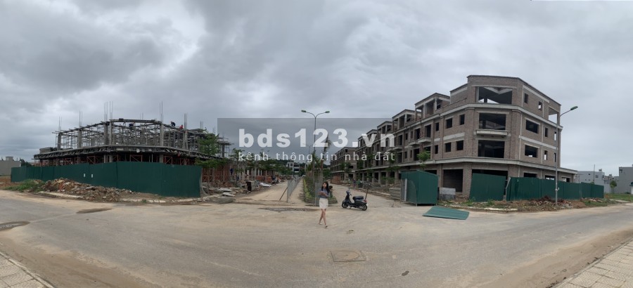 BÁN SHOPHOUSE SUẤT NGOẠI GIAO 2 MẶT TIỀN CĐT HOÀN THIỆN MẶT NGOÀI LH 086566*9997