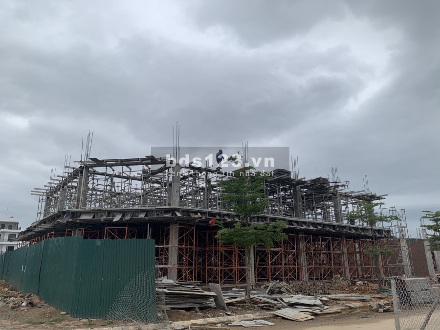 BÁN SHOPHOUSE SUẤT NGOẠI GIAO 2 MẶT TIỀN CĐT HOÀN THIỆN MẶT NGOÀI LH 086566*9997