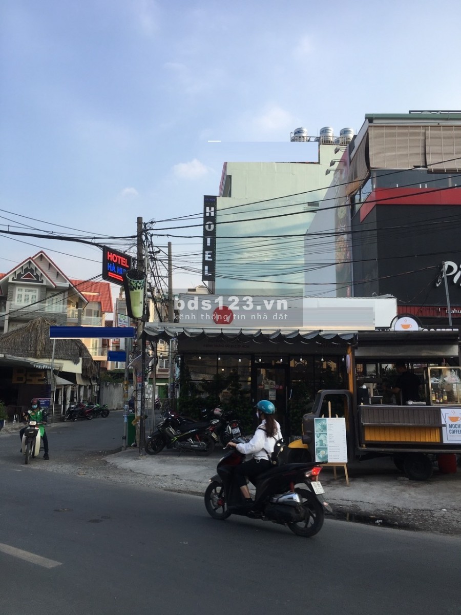Cho Thuê Mặt Bằng Góc 2 Mặt Tiền - 5 x 22 - Trần Quang Khải