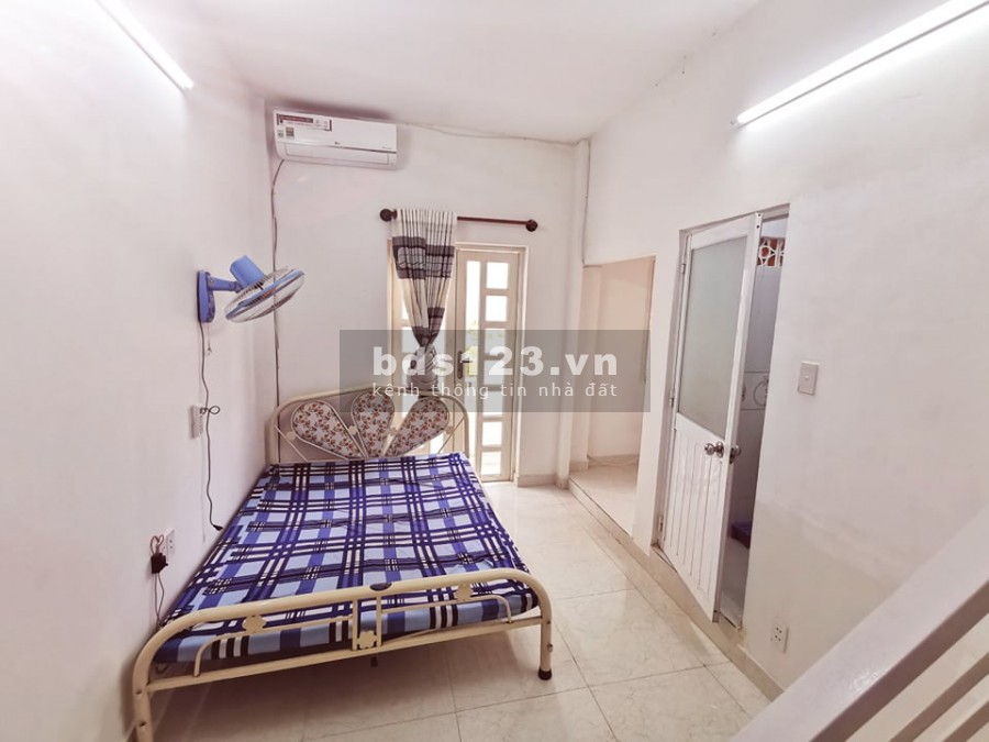 Bán nhà Bạch Đằng, Bình Thạnh 62m2, giá 5 tỷ 4, gần ngã tư Hàng Xanh