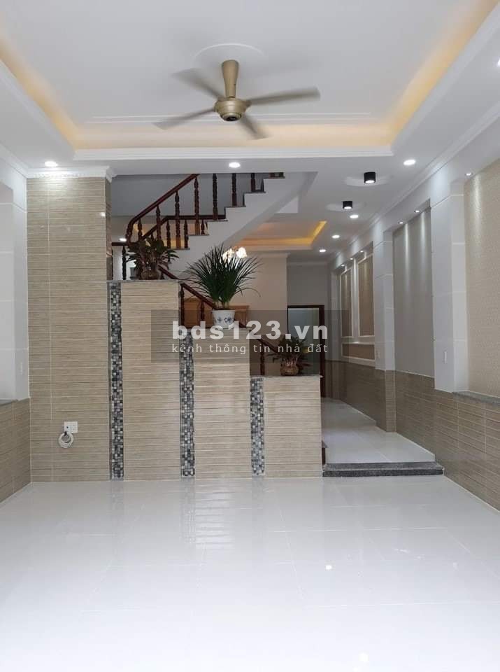 Cần bán căn nhà đường Đoàn Nguyễn Tuấn gần trường tiểu học Hưng Long, Sổ Riêng