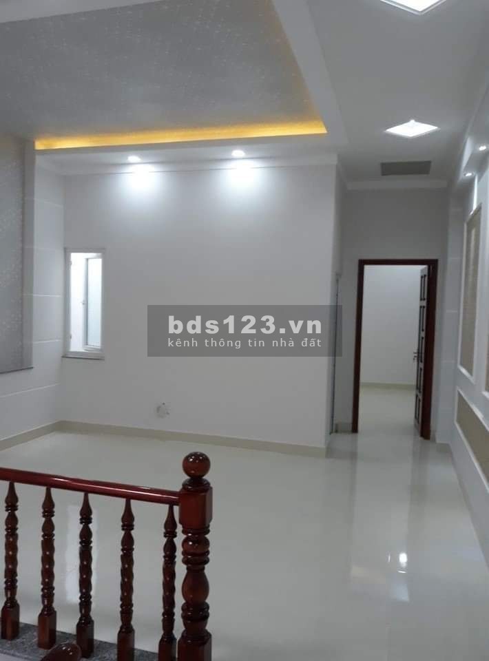 Cần bán căn nhà đường Đoàn Nguyễn Tuấn gần trường tiểu học Hưng Long, Sổ Riêng