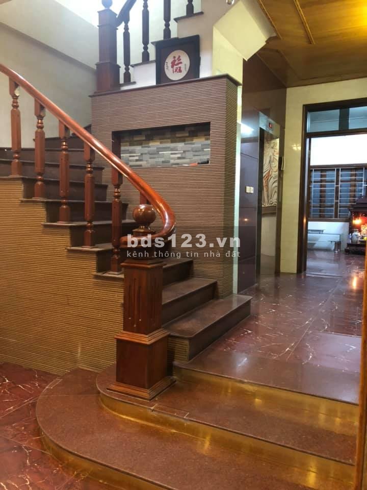 Bán nhà mặt phố Bạch Mai 105m2, 7 tầng thang máy, kinh doanh sầm uất.