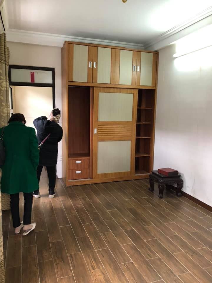Cực hiếm quận Đống Đa, vào ở luôn, 5 bước ra mặt hồ,32m2 7 tầng , chưa đến 4 tỷ