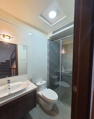 NGAY PHỐ, PHÂN LÔ, Ô TÔ VÀO NHÀ, HOÀNG QUỐC VIỆT 55m2x4T, MT : 4m.
