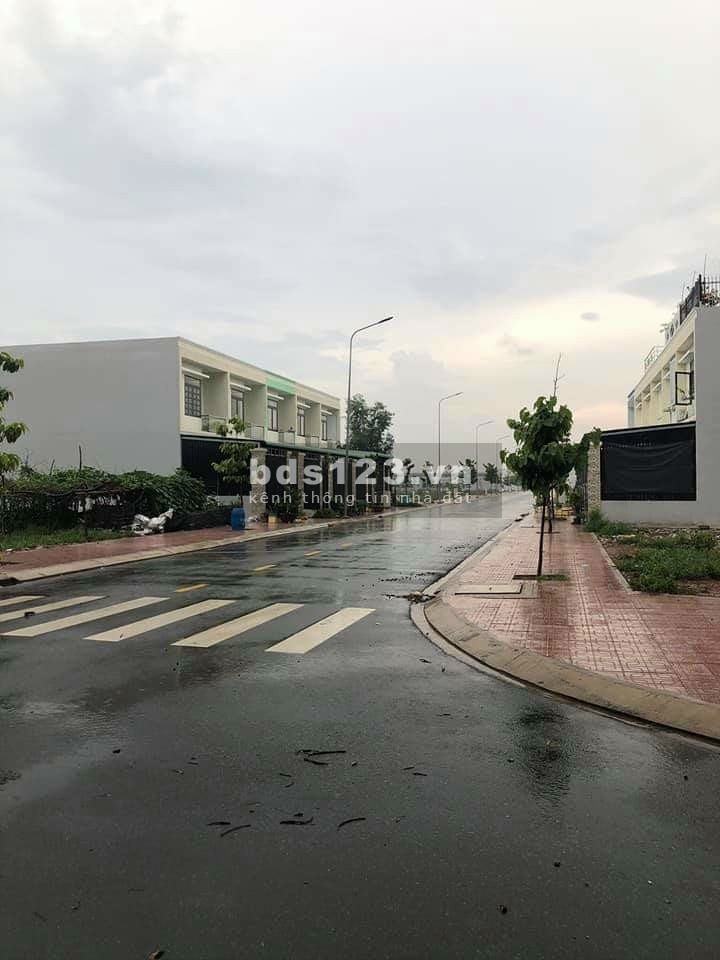 Bán đất rẻ 680triệu, Thị Xã Tân Uyên, chính chủ, k bán qua môi giới