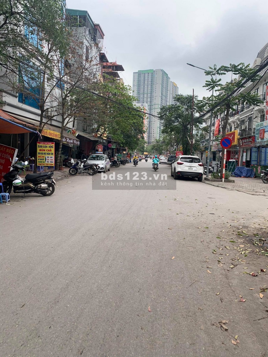 BÁN NHÀ LONG BIÊN BÁT KHỐI. PHÂN LÔ. XE TẢI TRÁNH. 52M, 5T. 4tỷ