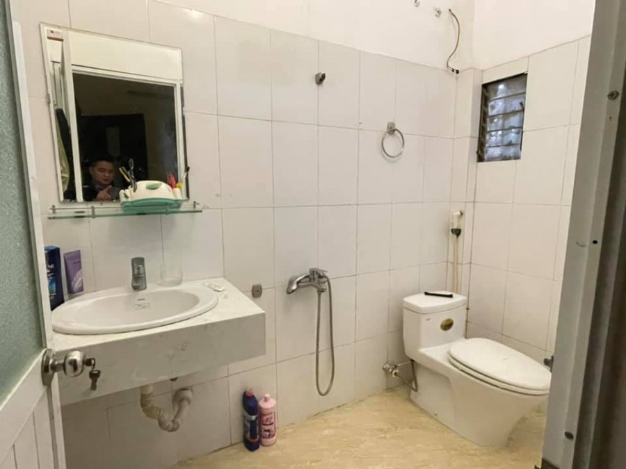 Bán Nhà 5 Tầng Trần Khát Chân, DT 40m2, MT 4m, Ngõ Thông, Gần Phố. Nhỉnh 2 Tỷ.