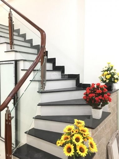 Bán nhà mặt đường CHIẾN THẮNG-HÀ ĐÔNG-gara oto-41m2-4 tầng-MT 4m-nhỉnh 4 tỉ.