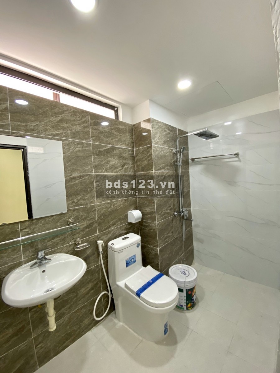 Nhà Xuân Phương, ngay đường 70 ô tô tránh nhau kinh doanh 5 Tầng hai thoáng nhỉnh 2,5 tỷ