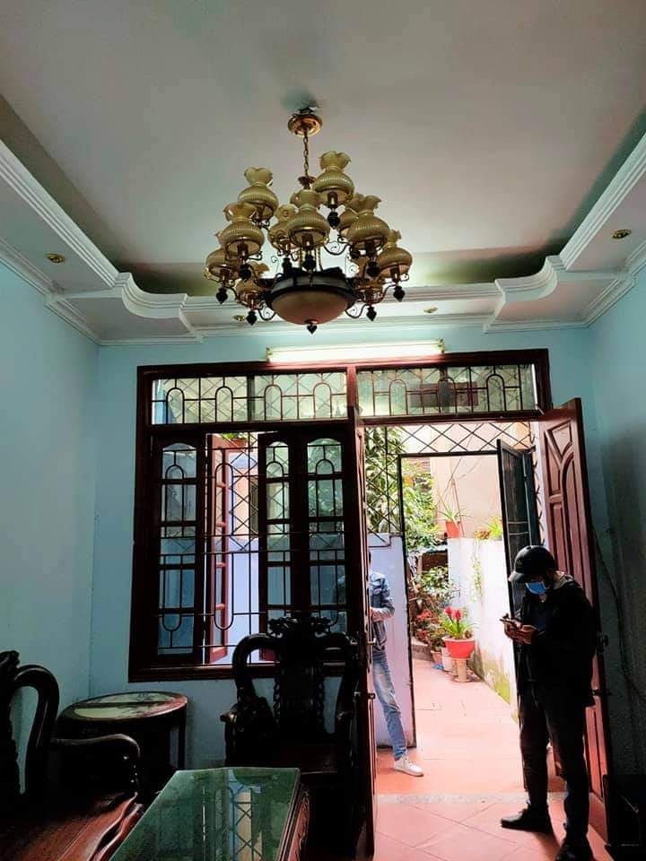 Bán Nhà Mặt Phố Hoa Bằng dt 70m2 Hai Thoáng Ô Tô Kinh Doanh giá 7.2 Tỷ