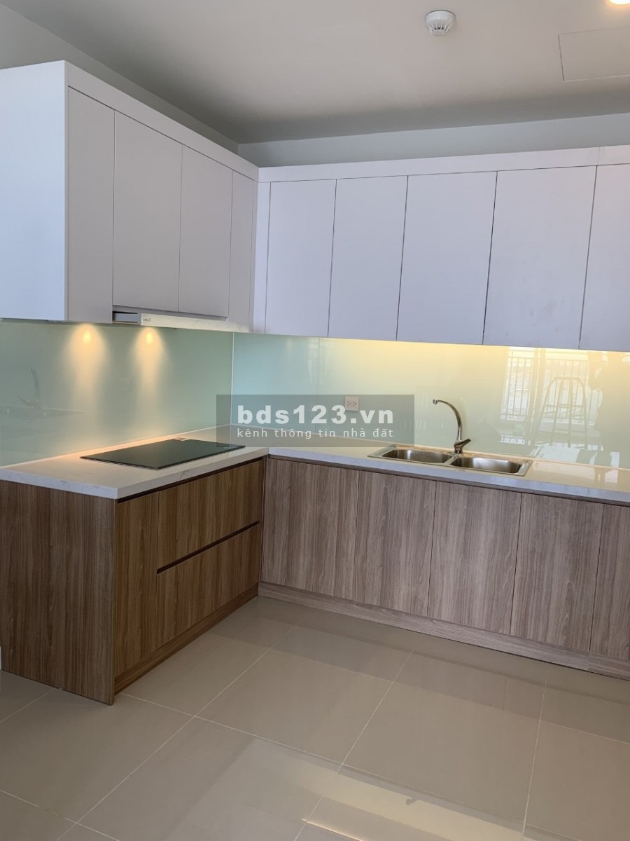 Cần bán gấp căn hộ GOLDEN MANSION Full NT, 3PN/ 2WC. giá chốt 4.9 TỶ 100% căn hộ. LH 0902.751568