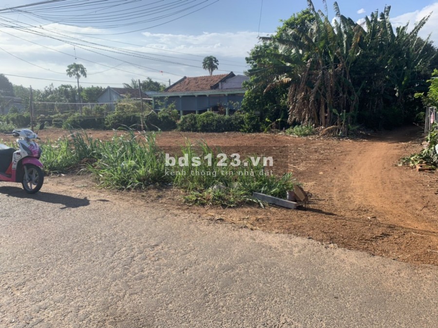 Bán lô đất 2 mặt tiền thị trấn đất đỏ BRVT