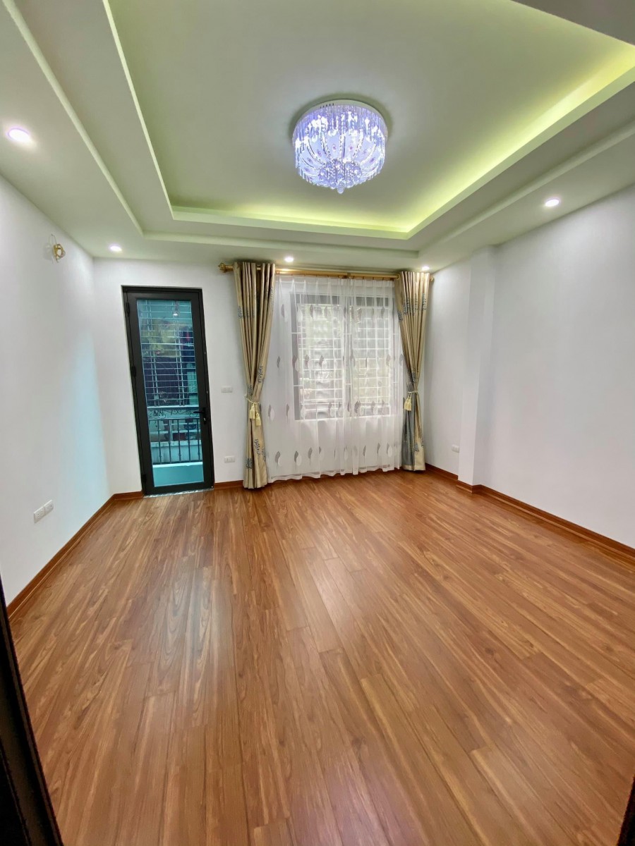 Bán gấp nhà mới ở ngay Nguyễn Trãi DT 48m2x4T, MT 4m Giá 4tỷ7