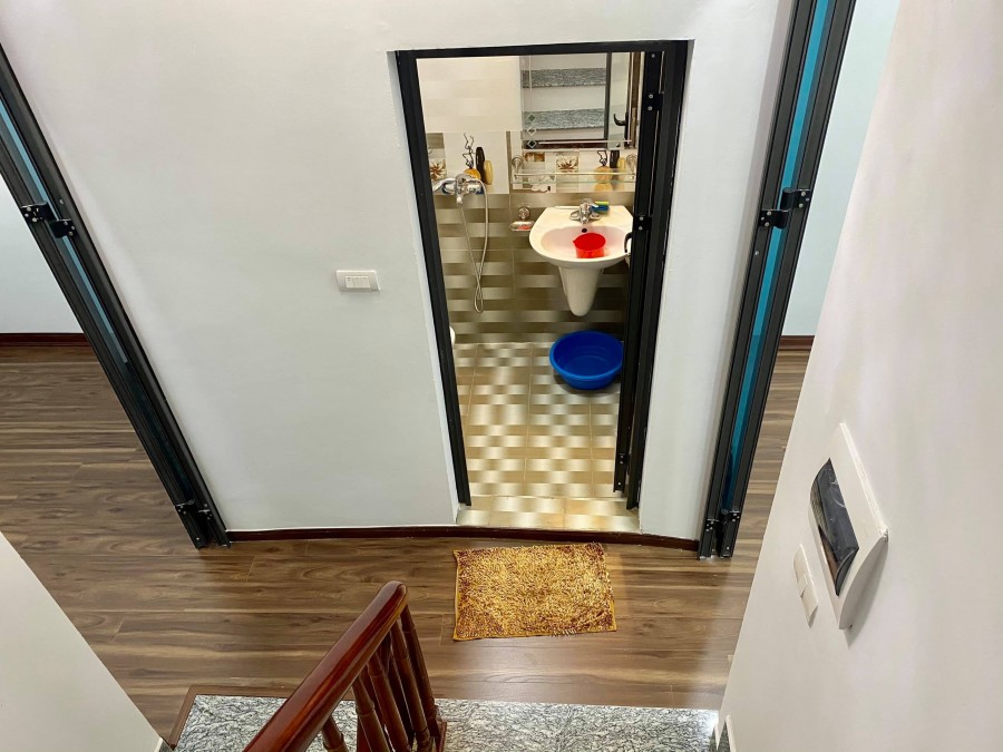 Ngõ thông, nhà mới, gần chợ Quan Nhân DT 50m2x5T, MT 4m Giá 4tỷ3