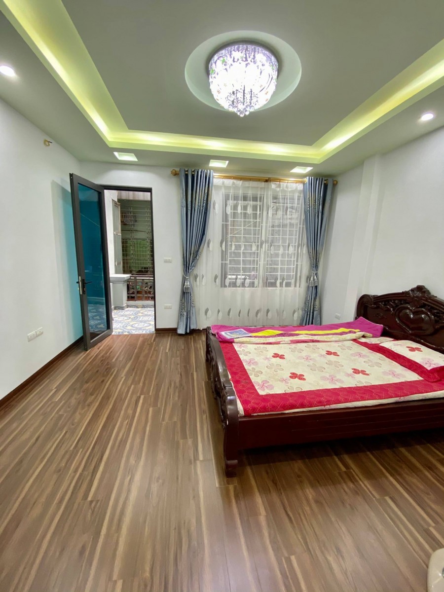 Ngõ thông, nhà mới, gần chợ Quan Nhân DT 50m2x5T, MT 4m Giá 4tỷ3