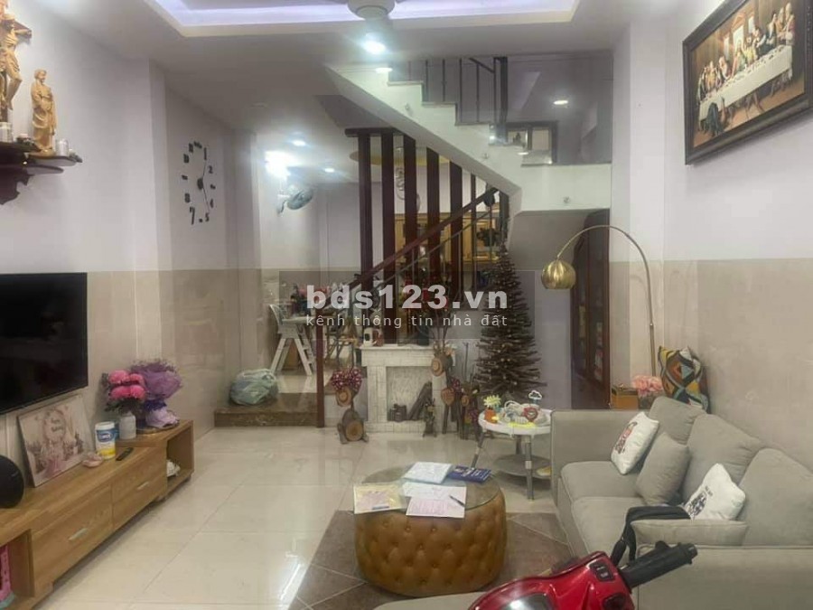 Bán nhà hẻm 6m Trịnh Đình Trọng, Tân Phú, 4x15m , 4 tầng, chỉ 7,5 tỷ, 0932678040