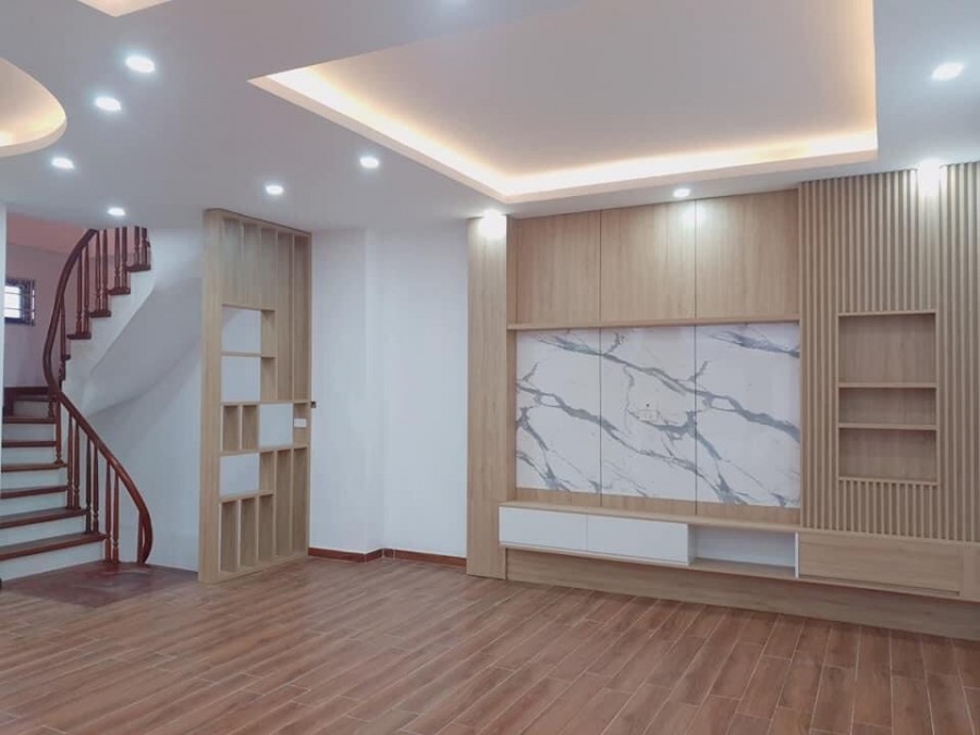 Nhà Mới Hiện Đại,Lô Góc,Ô Tô Vào Nhà-Dịch Vọng Hậu 45/65 M2, 5 Tầng Giá Nhỉnh 9 Tỷ.