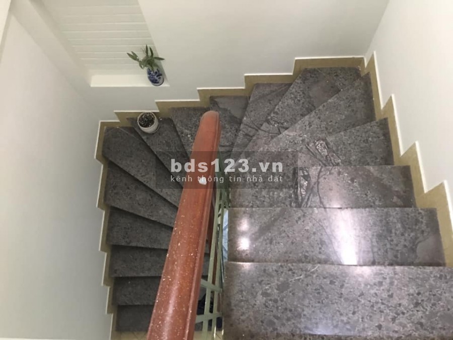 HOA BẰNG CẦU GIẤY, dt 38m2 x 4 tầng, giá 3.9 tỷ