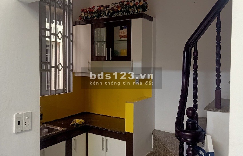 Bán gấp nhà 3 tầng Hồ Thị Kỷ Phường 1 Quận 10 hxh thông 3 tỷ