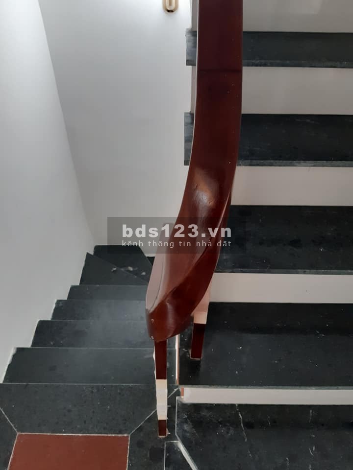 BÁN NHÀ ĐƯỜNG LÁNG, 7 CHỖ RA VÀO, DÒNG TIỀN 65 TRIỆU/THÁNG, NHỈNH 8 TỶ.
