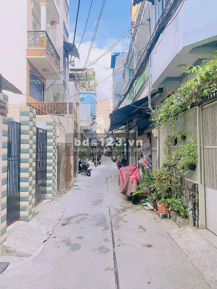 Nhà riêng Cách Mạng Tháng 8, Quận 10, 35m2, chỉ 3,99 tỷ