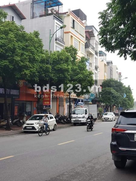BÁN NHÀ PHỐ THẠCH BÀN - CƠ HỘI ĐẦU TƯ HẤP DẪN