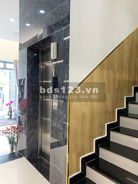 Bỏ Ra 4.6 Tỷ Sở Hữu Nhà 5 Tầng Đường 12m ,Có Thang Máy View Sông Sài Gòn_SHR Hoàn Công Đầy Đủ