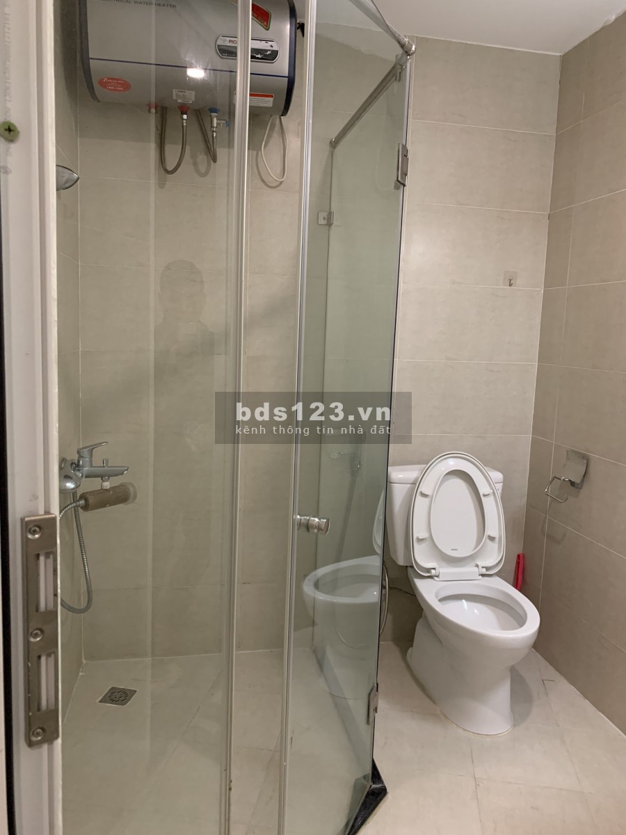 Bán gấp căn hộ tại FLC Complex 36 Phạm Hùng 54m2 2PN giá chỉ 1.7 tỷ. LH: 0988278034