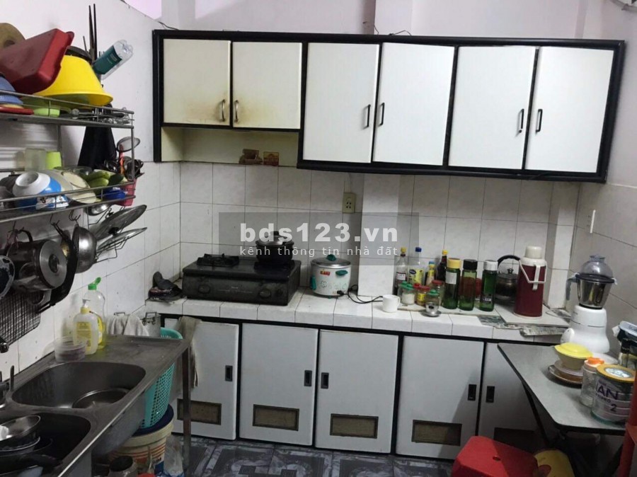 Bán Nhà Đẹp Phố Lạc Long Quân, Hẻm xe hơi, Hai mặt tiền trước sau, 48m2, giá 4.65 tỷ có thương lượng.