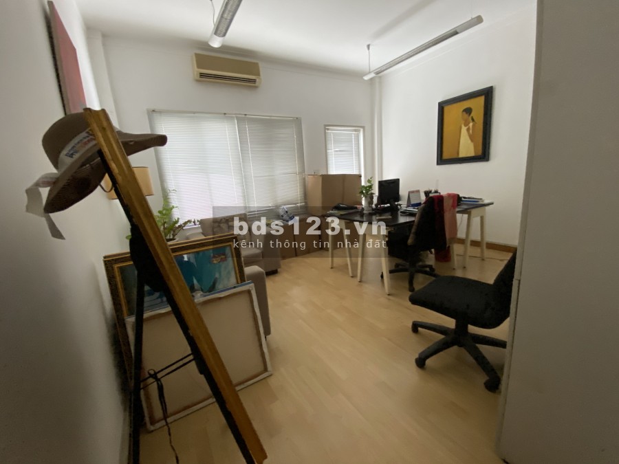 Cho thuê Mặt tiền Phan Chu Trinh, DT 6x33, T_4L gồm 13 phòng, 11wc, có thang máy.