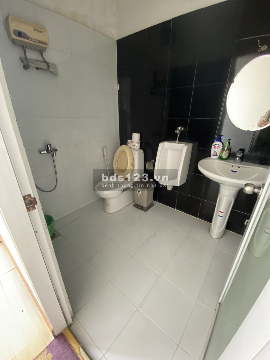 Cho thuê Mặt tiền Phan Chu Trinh, DT 6x33, T_4L gồm 13 phòng, 11wc, có thang máy.