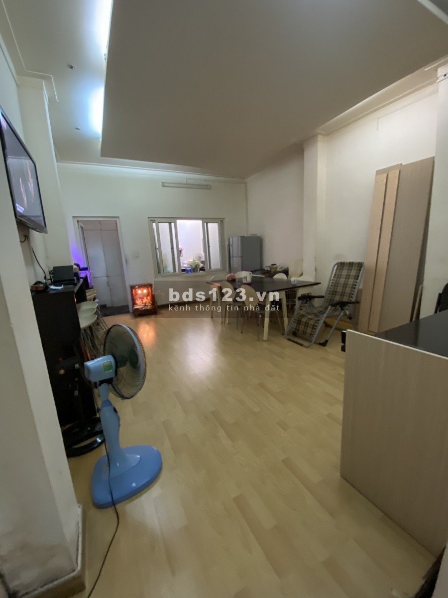 Cho thuê Mặt tiền Phan Chu Trinh, DT 6x33, T_4L gồm 13 phòng, 11wc, có thang máy.
