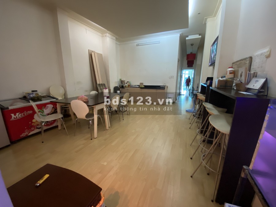Cho thuê Mặt tiền Phan Chu Trinh, DT 6x33, T_4L gồm 13 phòng, 11wc, có thang máy.