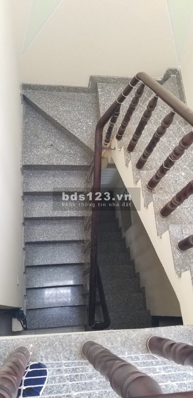 cho thuê nhà nguyên căn 2 lầu giá 7tr