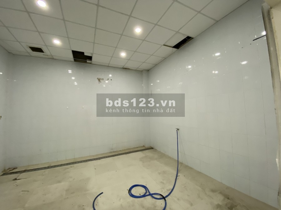 Mặt bằng đẹp mặt tiền đường D5 8,5*20 trệt 1 lửng giá tốt Hãy gọi ngay 0938612666 Đức ANH EM GROUP