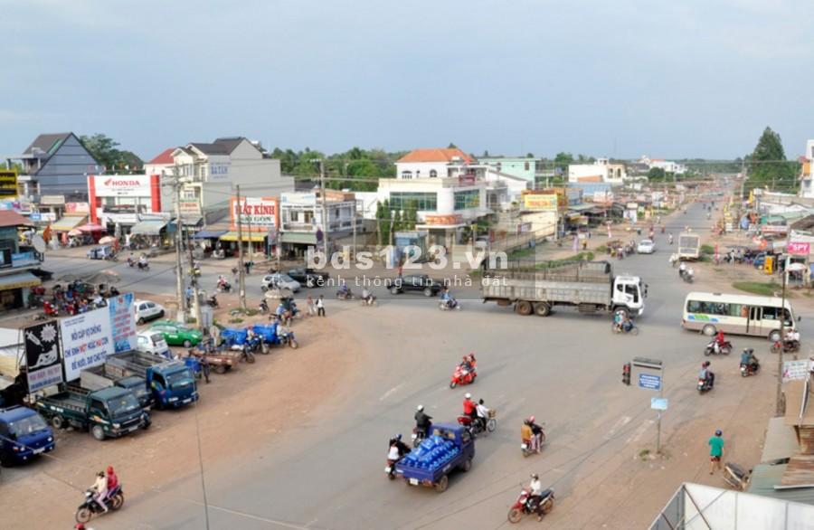 Thanh lý gấp 120m2 MTĐ QL13, sát chợ Minh Hưng