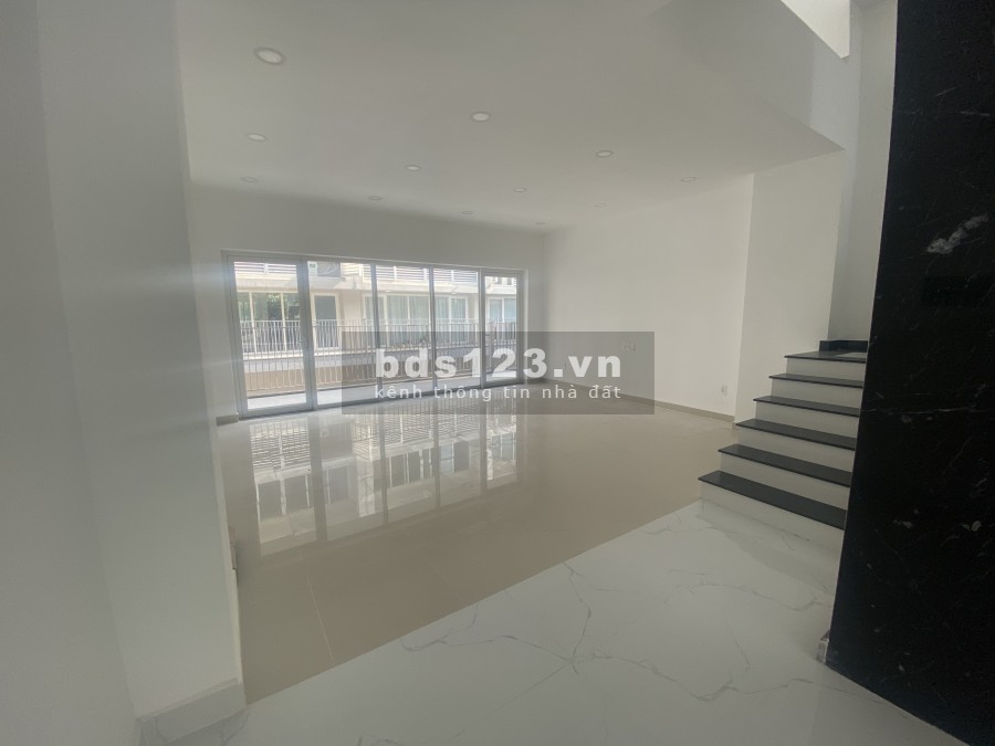 Cho thuê nguyên căn shophouse hầm trệt 4,5 lầu 400m2 tiện kinh doanh, làm văn phòng