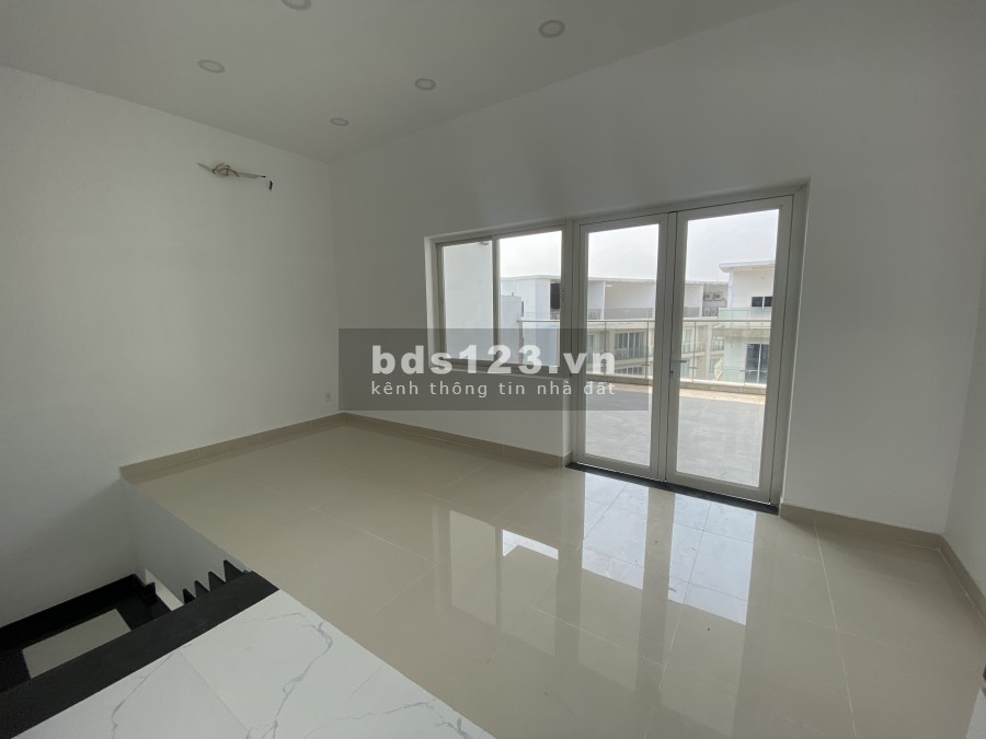 Cho thuê nguyên căn shophouse hầm trệt 4,5 lầu 400m2 tiện kinh doanh, làm văn phòng