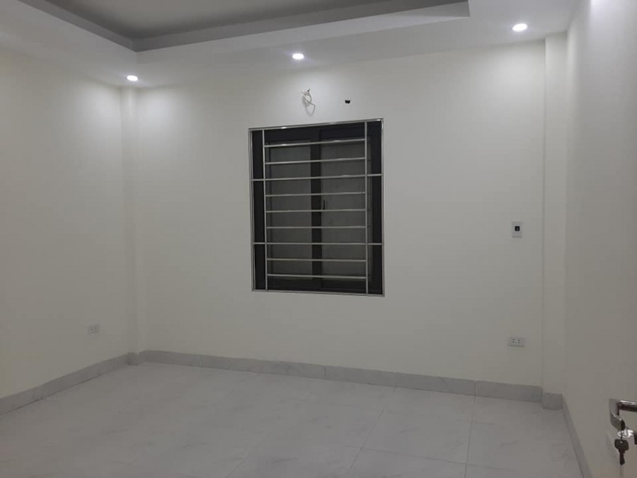 Kim Giang Thanh Liệt, Bán nhà 5 tầng mới xây về ở luôn