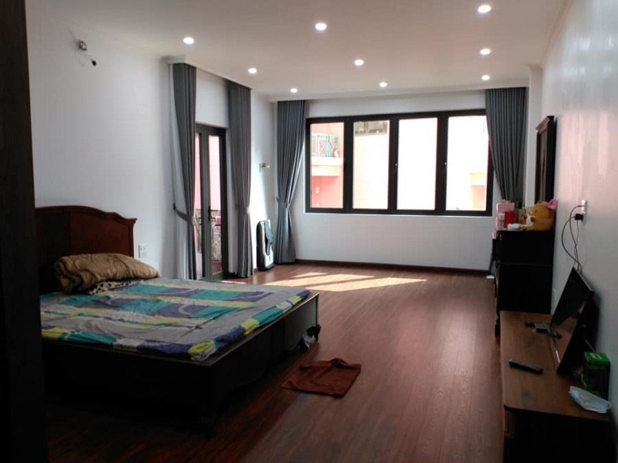 Bán Nhà Nguyễn Trãi 45m2 Gần Phố Oto Tránh Vào Nhà MT 5m Lô Góc Dân Chí Cao