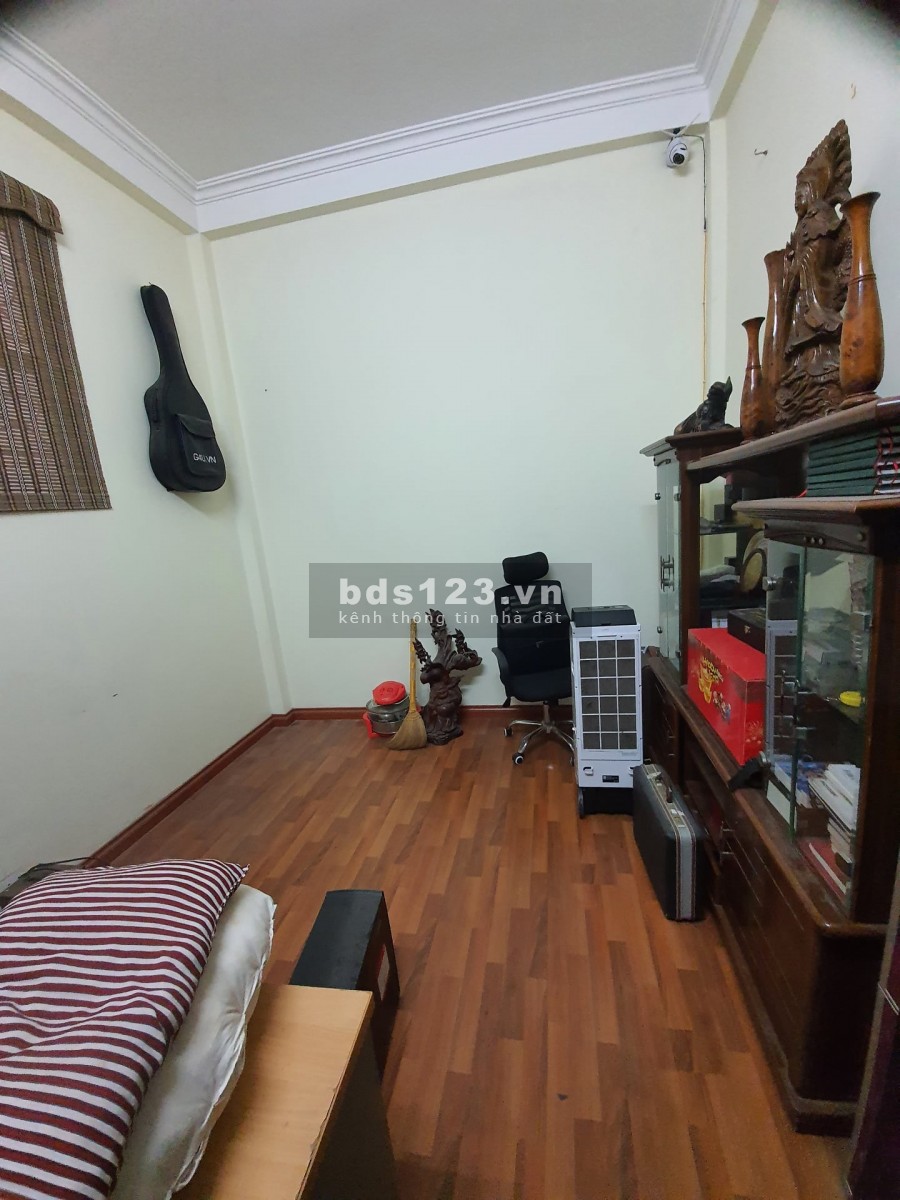 Nhà đẹp Đường Láng ,ôtô đỗ cửa,full nội thất , 40mX4t, nhỉnh 5 tỷ lh 0868844278